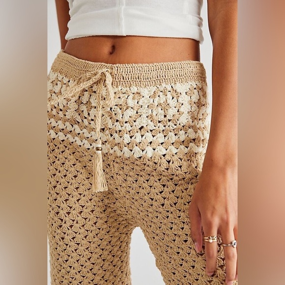 Free People Flook Crochet Crop Flare Pants Large NWT - Picture 3 of 11